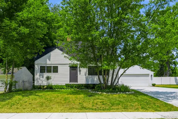 4166 Grayton Drive, Waterford, MI 48328