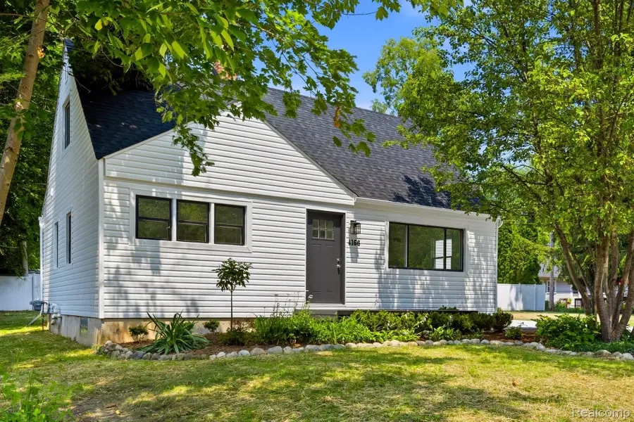 4166 Grayton Drive, Waterford, MI 48328 - #3