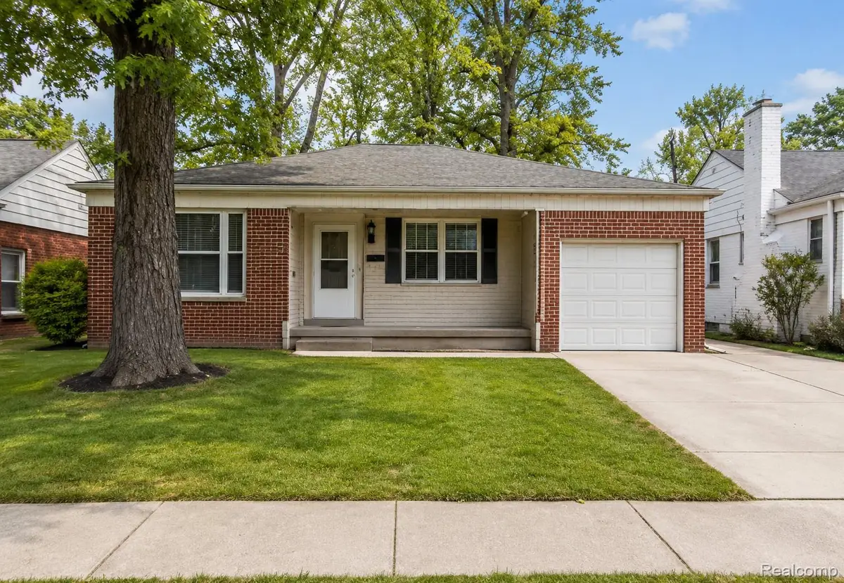 20882 Hawthorne Street, Harper Woods, MI 48225 - #1