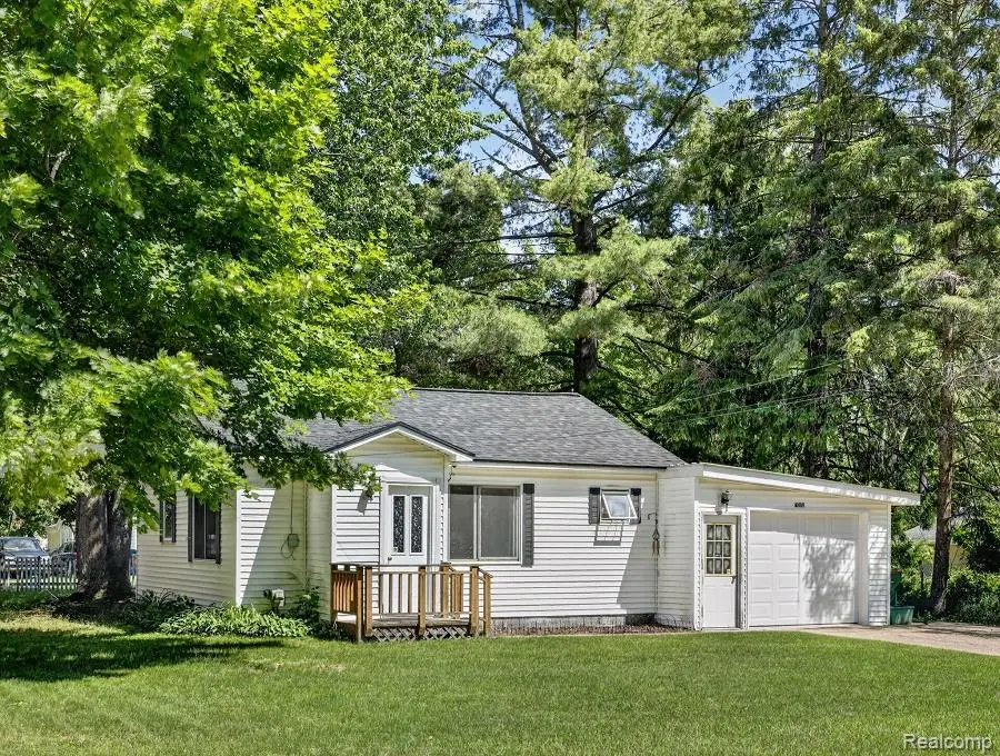 706 N Ionia Street, Gladwin, MI 48624 - #3