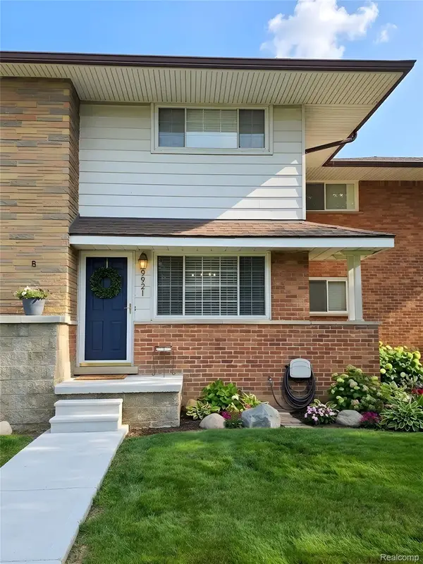 9921 Middlebelt Road #32, Livonia, MI 48150
