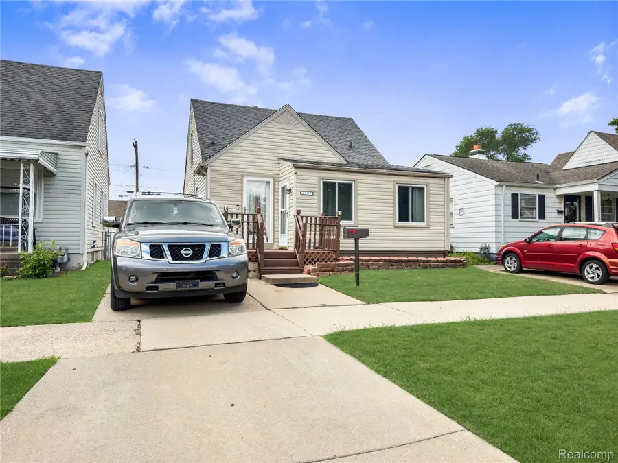 6907 Orchard Avenue, Dearborn, MI 48126 - #3