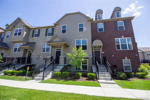 2940 Glenbar Circle, RochesterHills, MI 48307