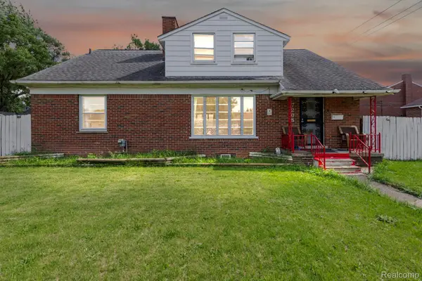 7208 Jackson Avenue, Warren, MI 48091