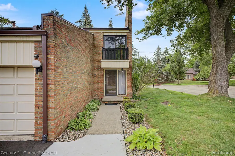 18240 University Park Drive, Livonia, MI 48152 - #3