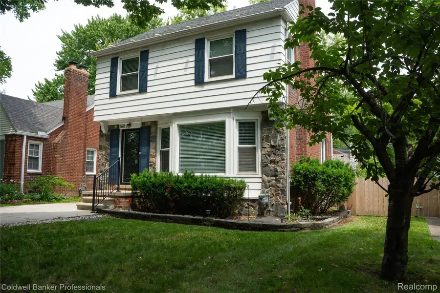 1168 N Vernier Road N, Grosse Pointe Woods, MI 48236 - #2