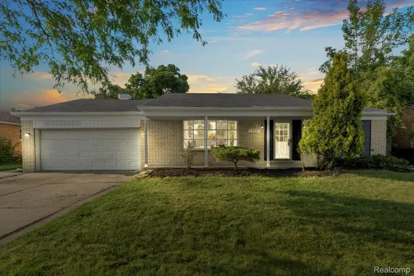 19039 Elsmere Avenue, Eastpointe, MI 48021