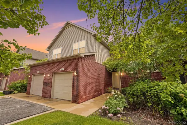 5953 High Point Court #29, Brighton, MI 48116