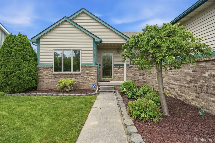 9210 Newburgh Road, Livonia, MI 48150 - #2
