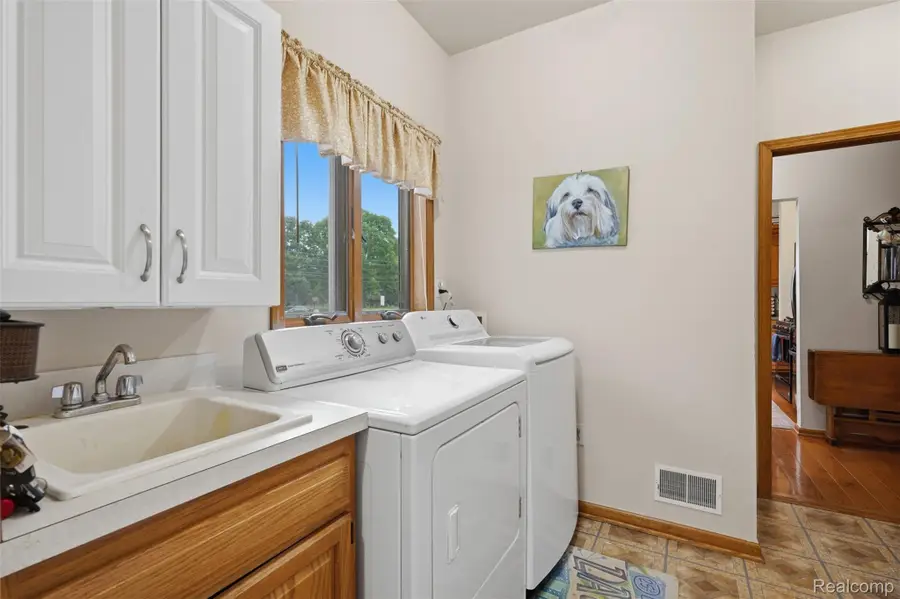 9210 Newburgh Road, Livonia, MI 48150 - #3