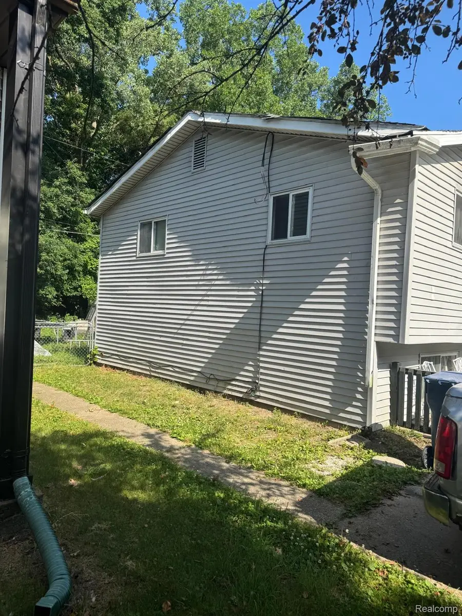 5719 Western Road, Flint, MI 48506 - #2