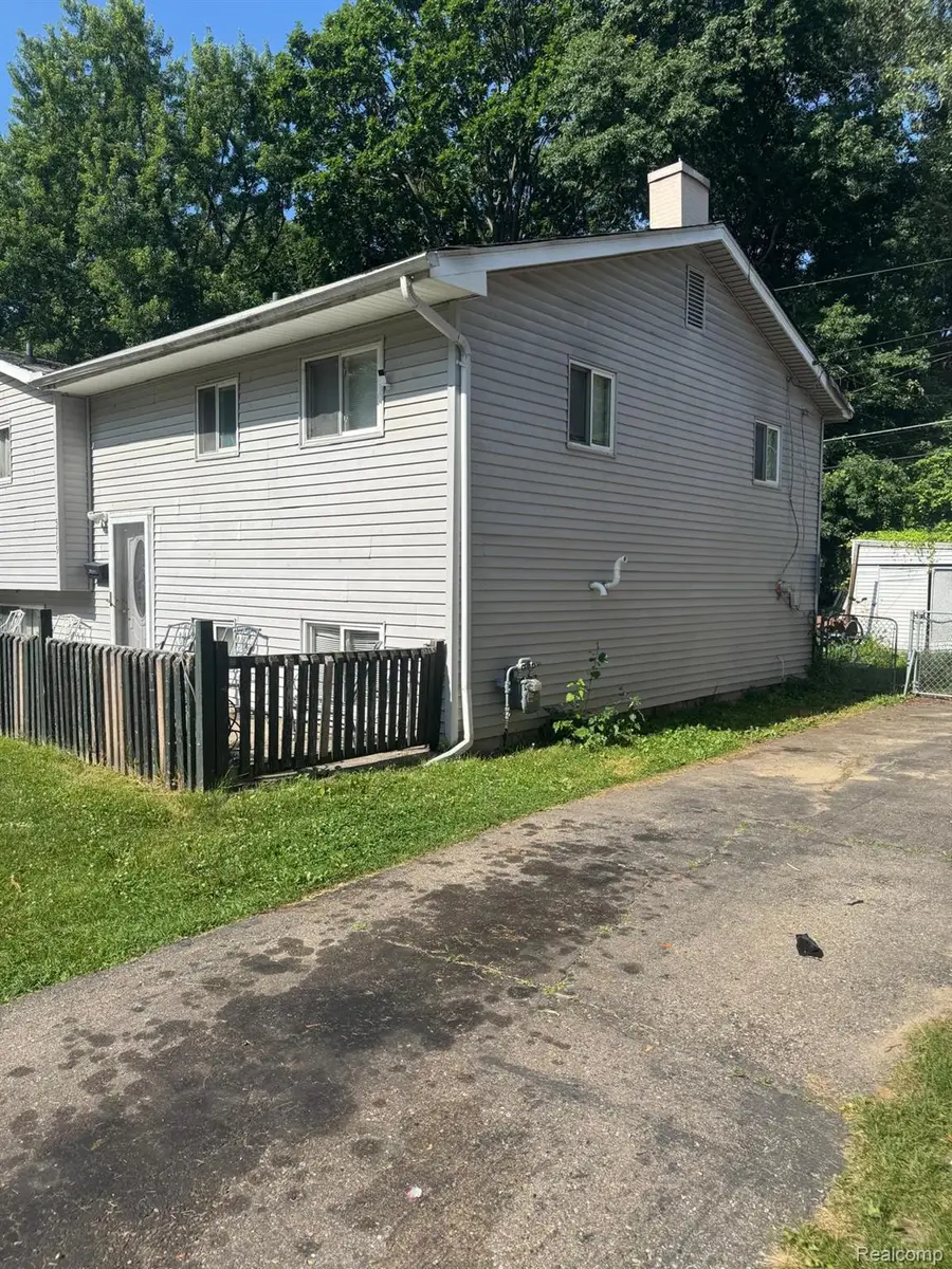 5719 Western Road, Flint, MI 48506 - #3