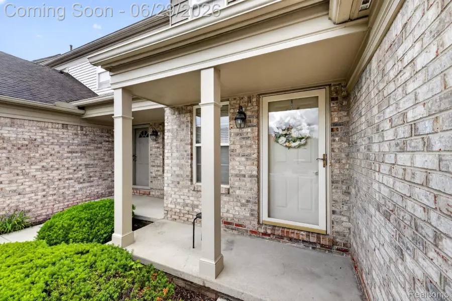 4554 Hunters Circle E, Canton, MI 48188 - #3