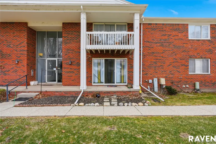 42450 Sheldon Place #212, Clinton, MI 48038 - #3