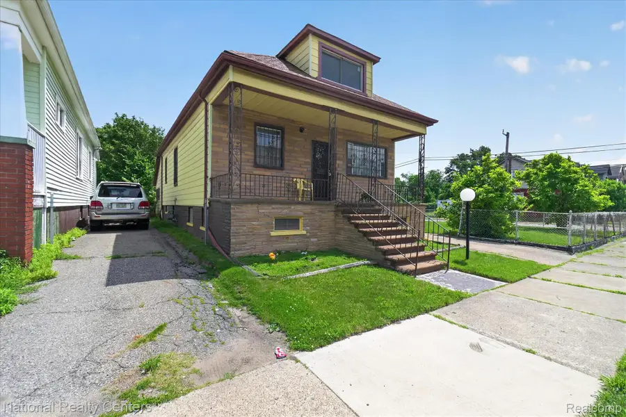 13814 Newbern Street, Hamtramck, MI 48212 - #2