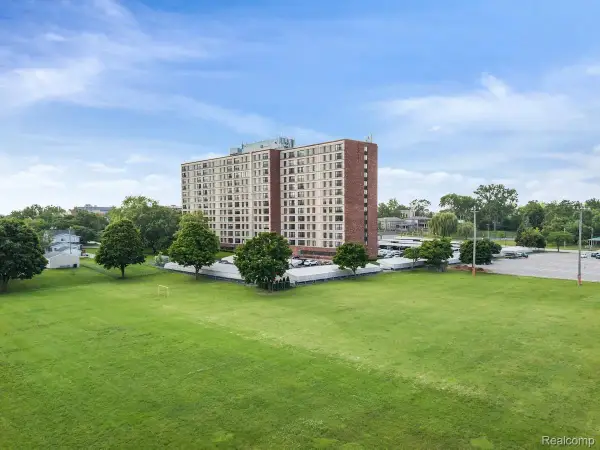 21800 Morley Avenue #1203, Dearborn, MI 48124