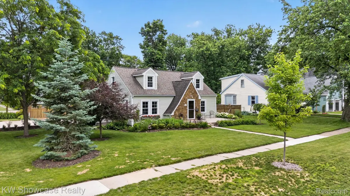 215 S Houghton Street, Milford, MI 48381 - #1
