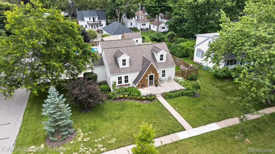 215 S Houghton Street, Milford, MI 48381 - #2