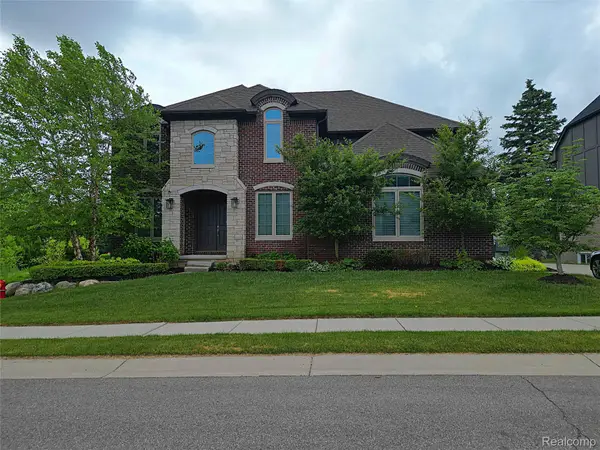 4966 Park Manor Drive, Troy, MI 48098