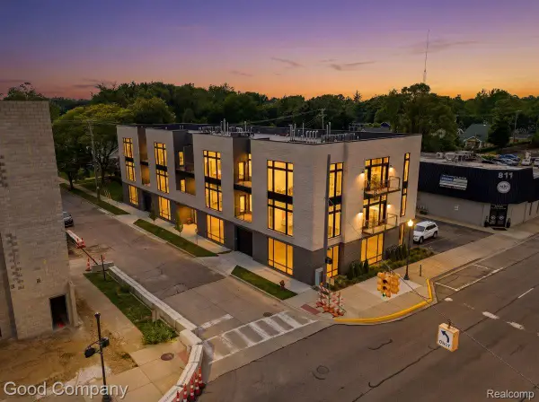 110 Austin Avenue #301, RoyalOak, MI 48067