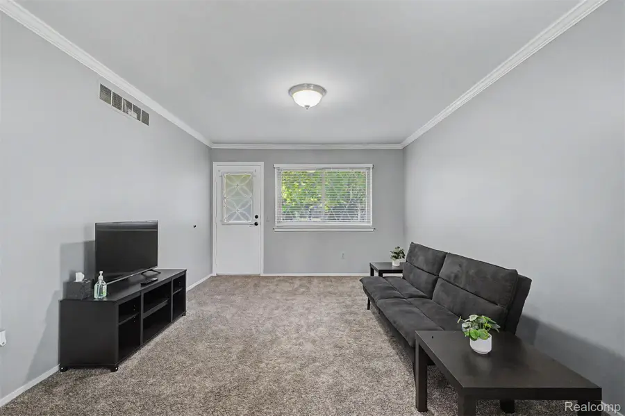 3627 Heritage Parkway, Dearborn, MI 48124 - #3
