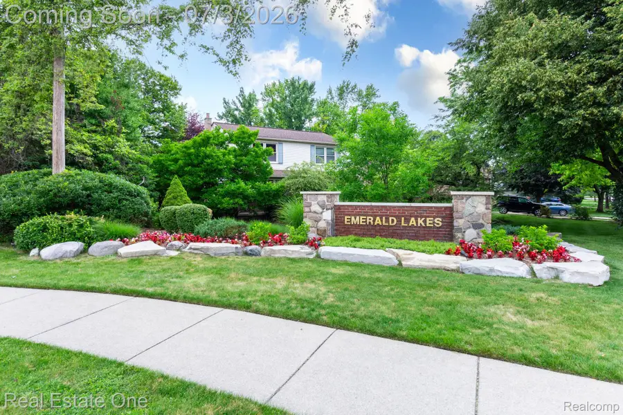 6011 Walker Drive, Troy, MI 48085 - #3