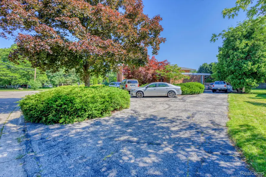46 W Breitmeyer Place, Mount Clemens, MI 48043 - #3