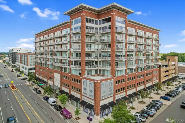 350 N Main Street #517, RoyalOak, MI 48067