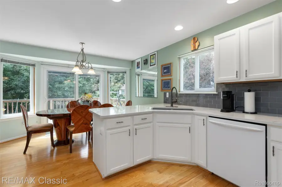 7671 Vamoco Drive, Waterford, MI 48327 - #2