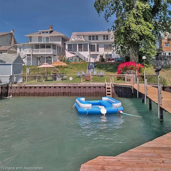 2712 Military Street, PortHuron, MI 48060