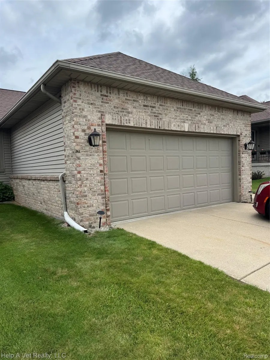 170 Creekwood Circle #43, Linden, MI 48451 - #2