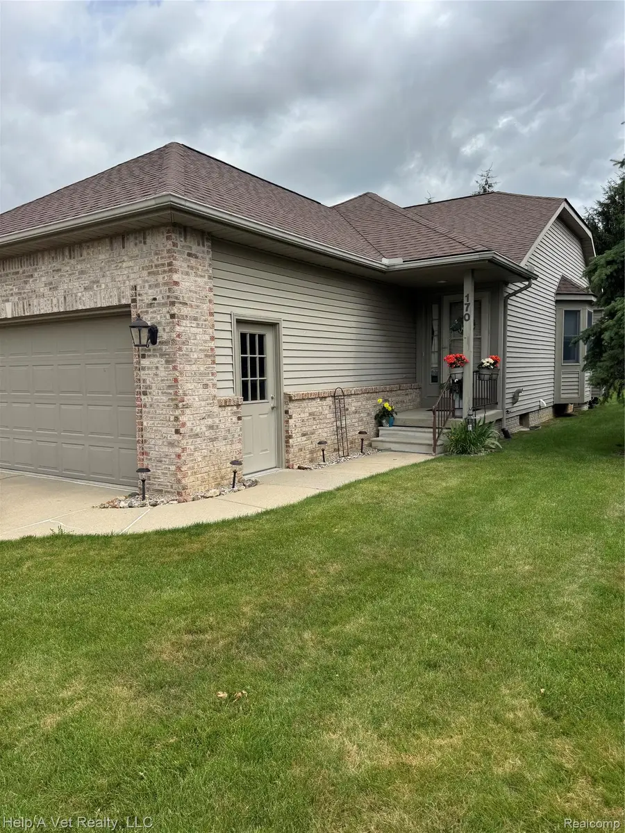 170 Creekwood Circle #43, Linden, MI 48451 - #3