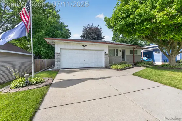 2721 Edgefield Drive, Waterford, MI 48328