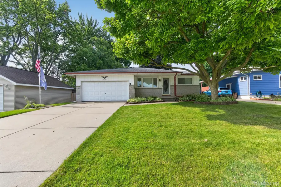 2721 Edgefield Drive, Waterford, MI 48328 - #2