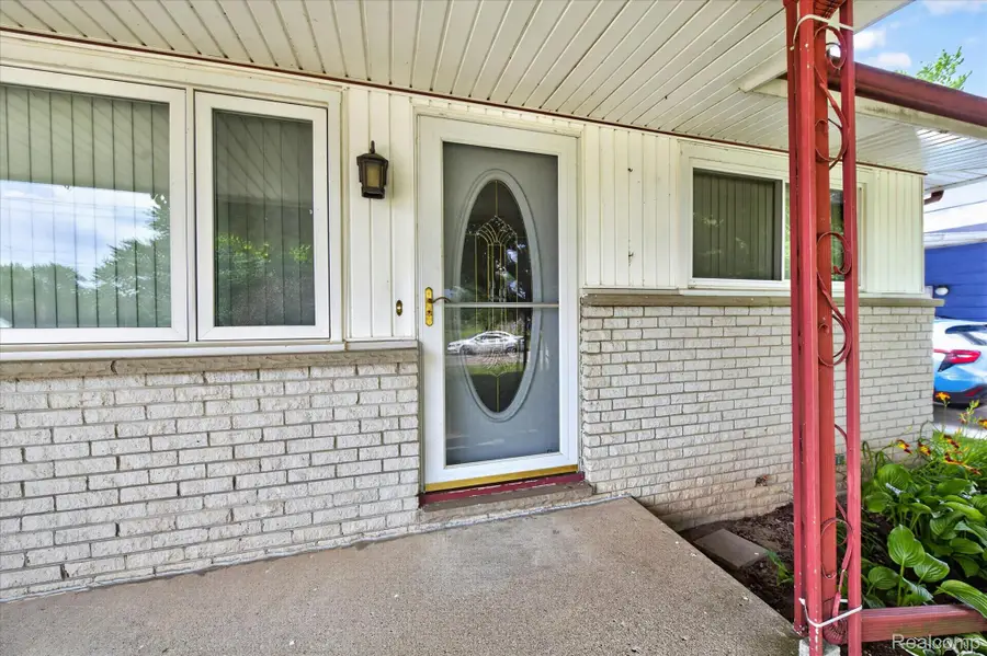 2721 Edgefield Drive, Waterford, MI 48328 - #3