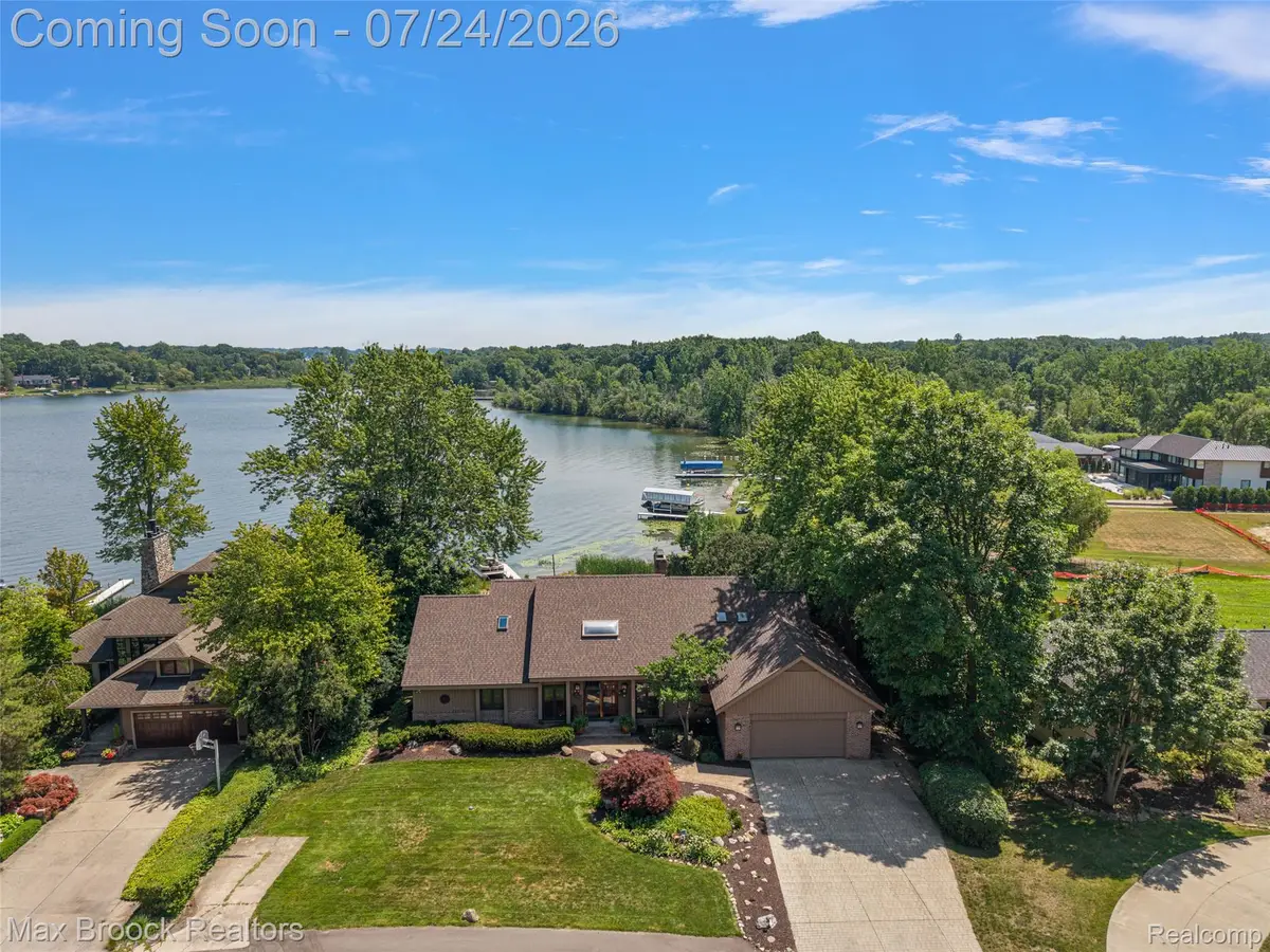 2445 Island View Drive, West Bloomfield, MI 48324 - #1