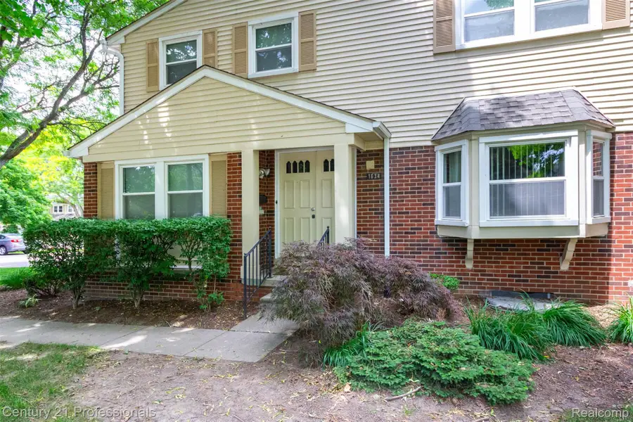 1634 Brentwood Drive, Troy, MI 48098 - #3