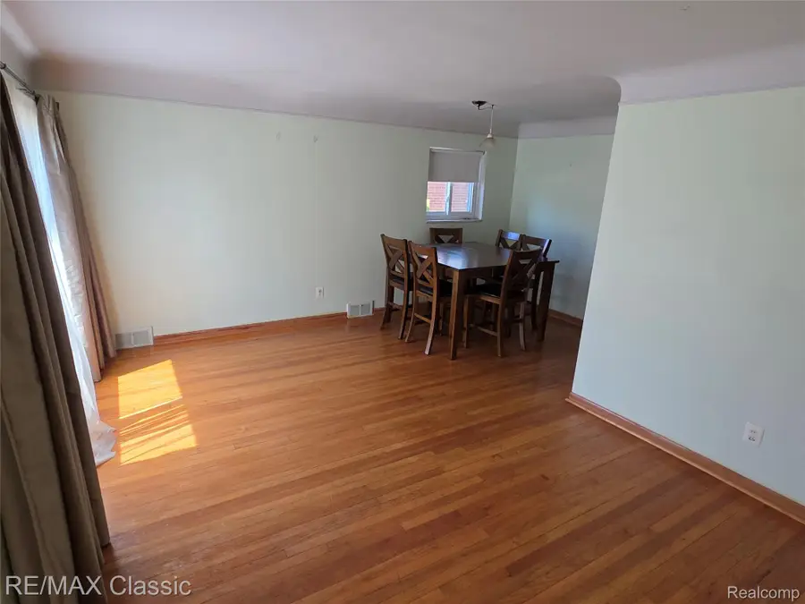 23040 Beverly Street, Oak Park, MI 48237 - #3