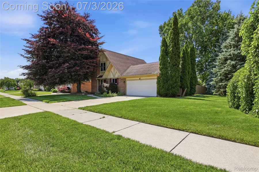 19714 Rosin Drive, Clinton, MI 48038 - #3