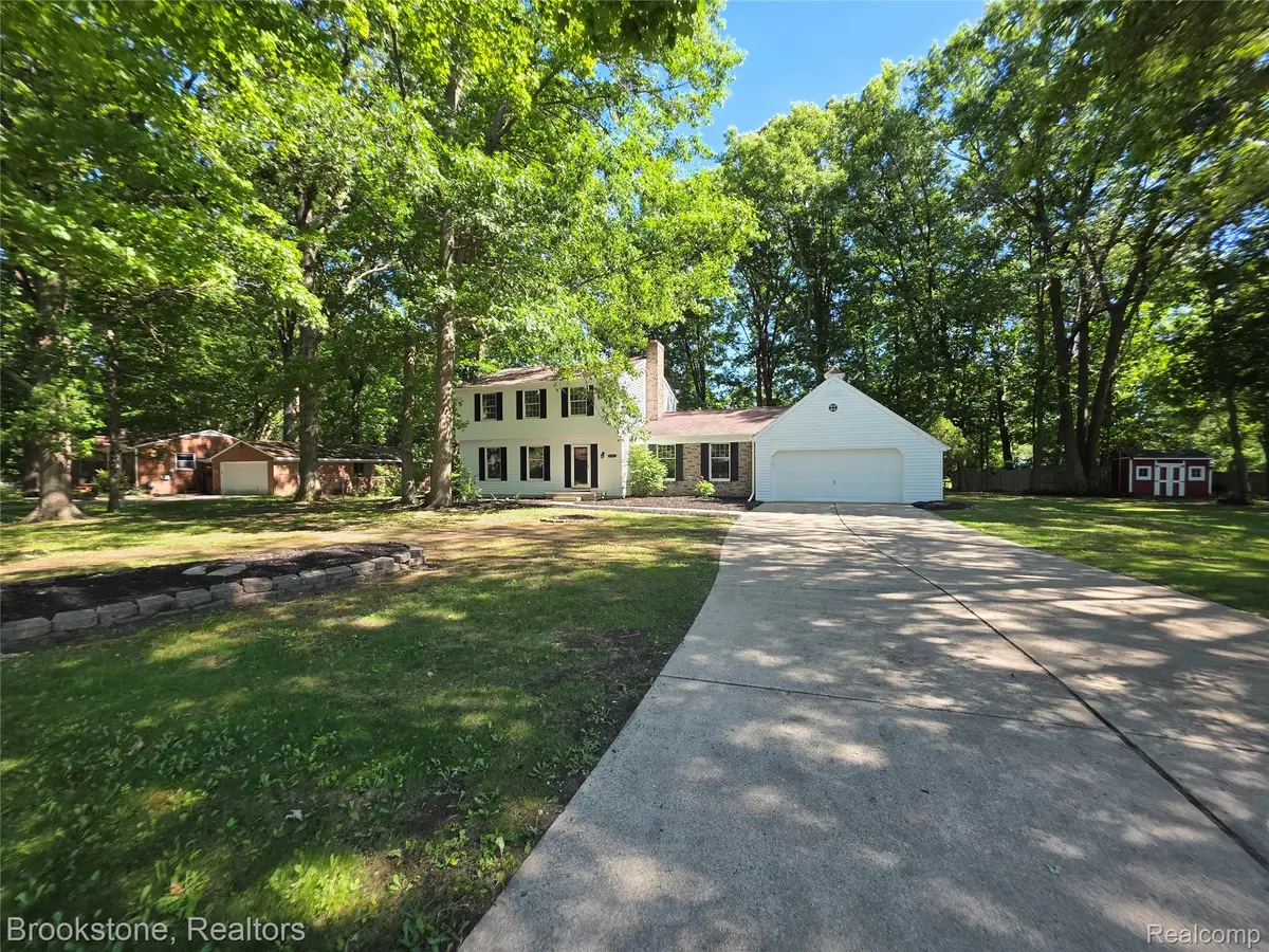 6499 Dalton Drive, Flushing, MI 48433 - #1