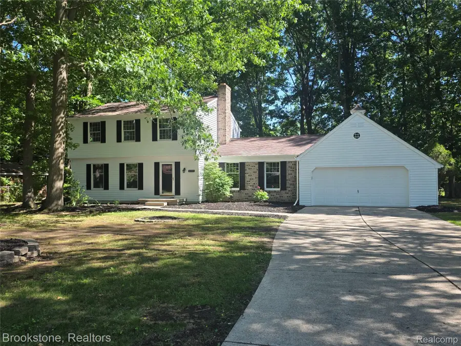 6499 Dalton Drive, Flushing, MI 48433 - #2