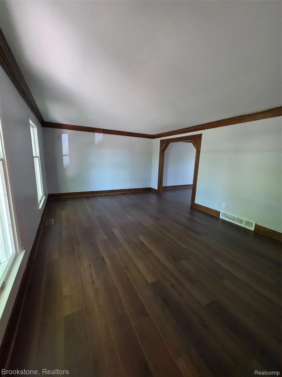 6499 Dalton Drive, Flushing, MI 48433 - #3