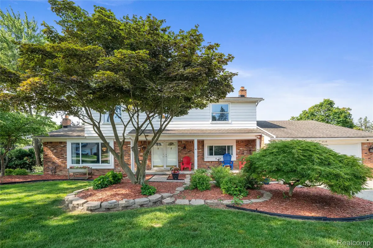 3739 Fife Lane, West Bloomfield, MI 48323 - #1