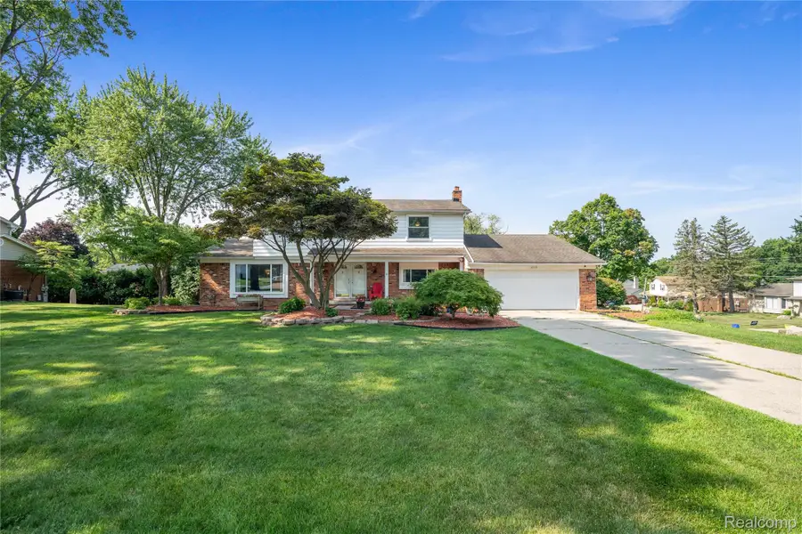 3739 Fife Lane, West Bloomfield, MI 48323 - #2