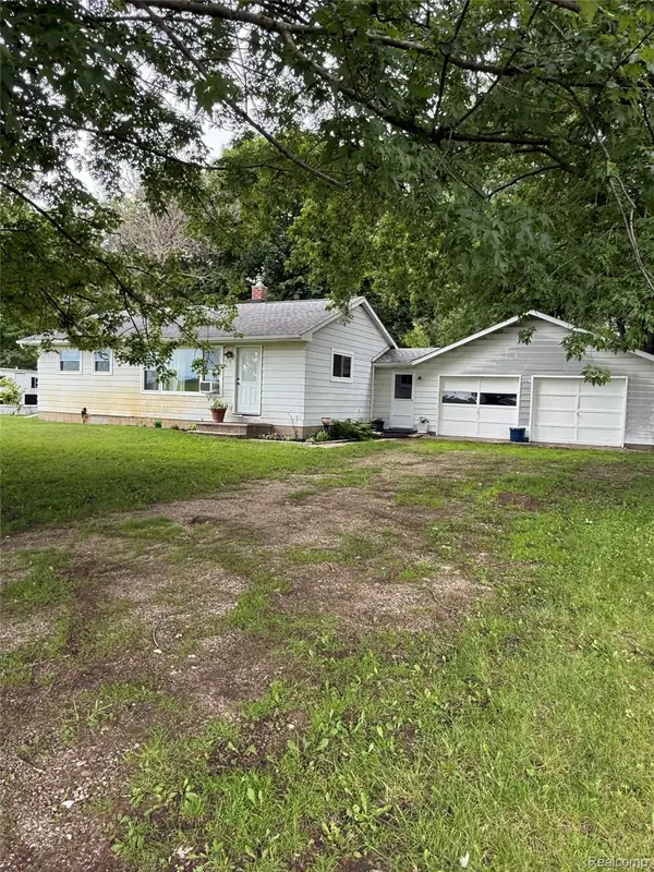 5395 Oak Grove Road, Howell, MI 48855