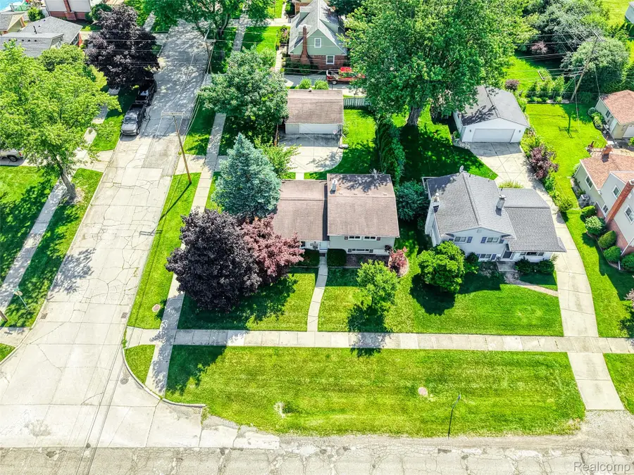 11860 Riverside Drive, Plymouth, MI 48170 - #2