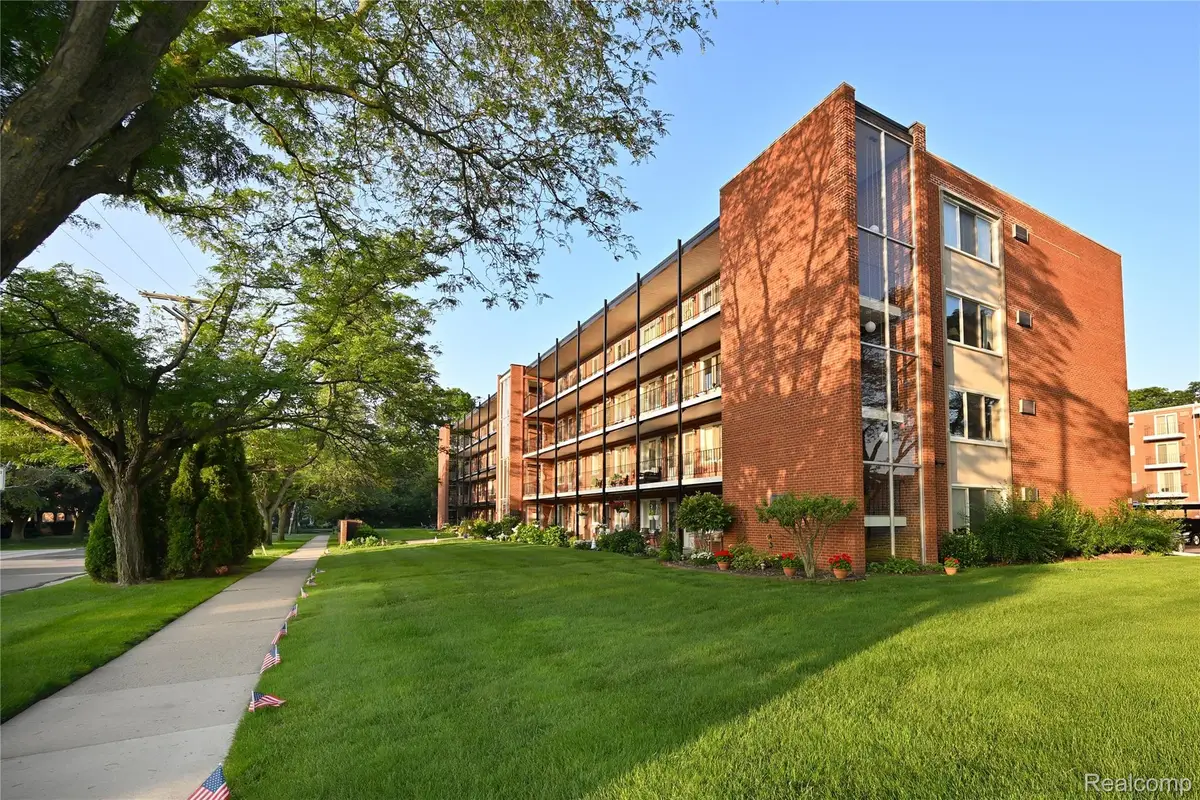 2820 Woodslee Drive #405, Royal Oak, MI 48073 - #1
