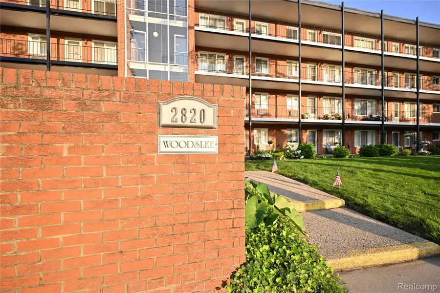 2820 Woodslee Drive #405, Royal Oak, MI 48073 - #2