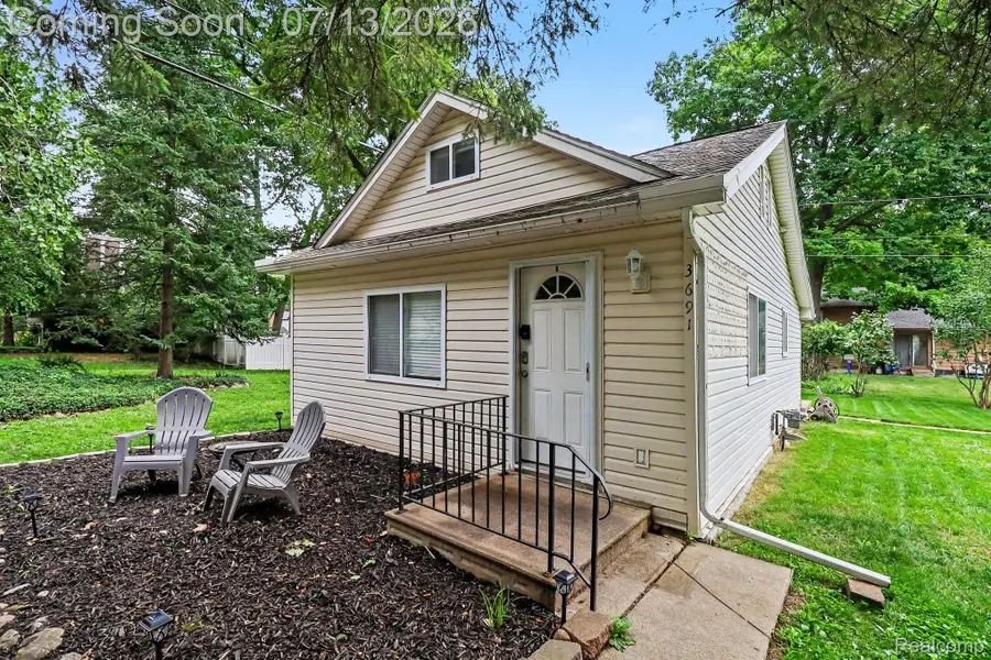 3691 Woodview Avenue, West Bloomfield, MI 48324 - #2