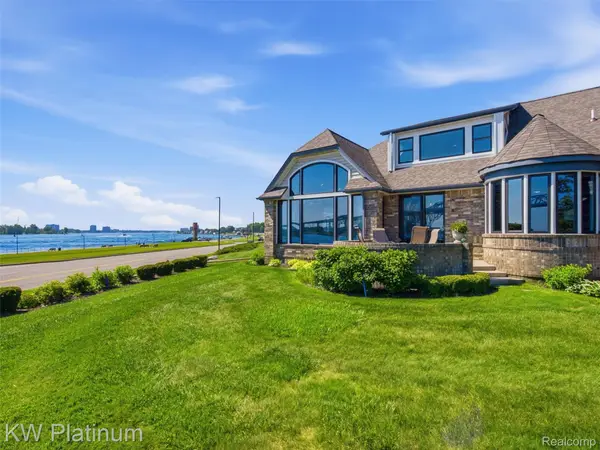 1842 Edison Shores Place, PortHuron, MI 48060